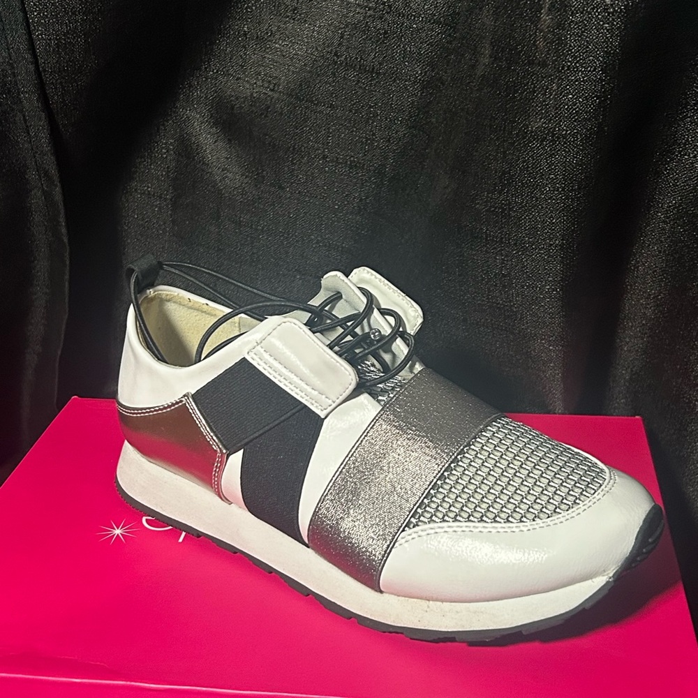 Megan low tops